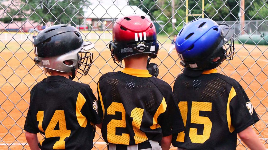 How to control the cost of youth sports baseball players