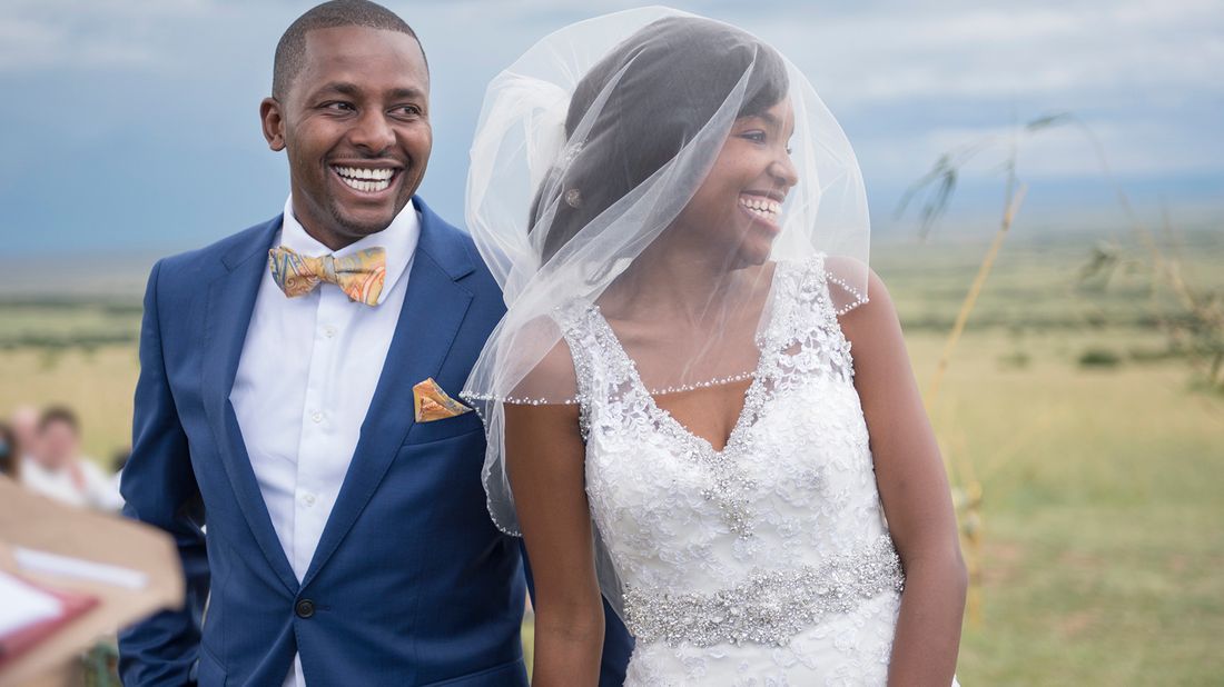 Couple getting married during pandemic