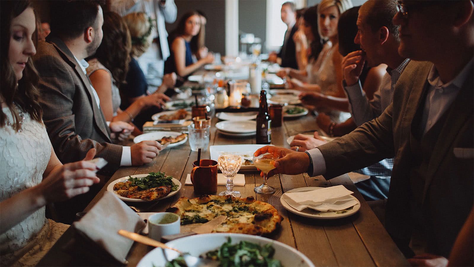 A Guide To Splitting The Dinner Bill With Friends Northwestern Mutual