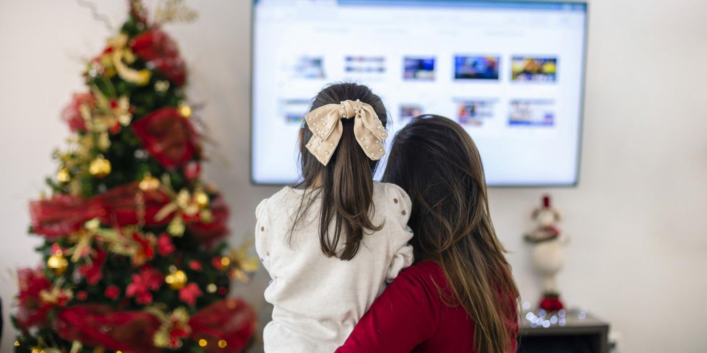 mom-and-daughter-watching-holiday-TV