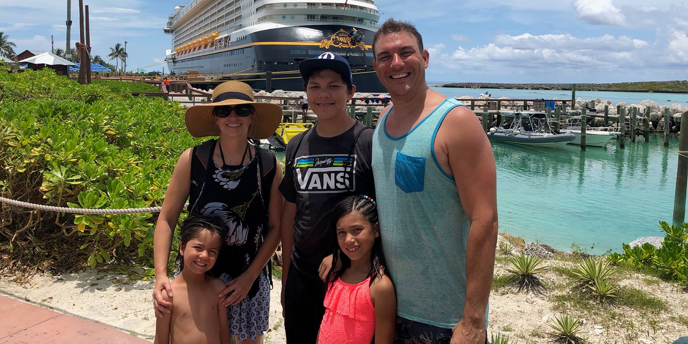 Erik Gomez and family on vacation together.