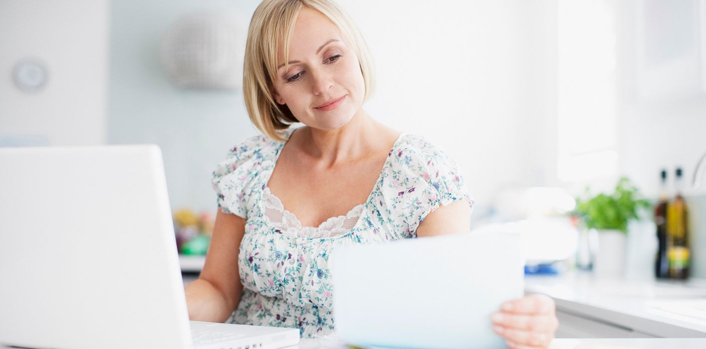woman-doing-midyear-financial-checkup