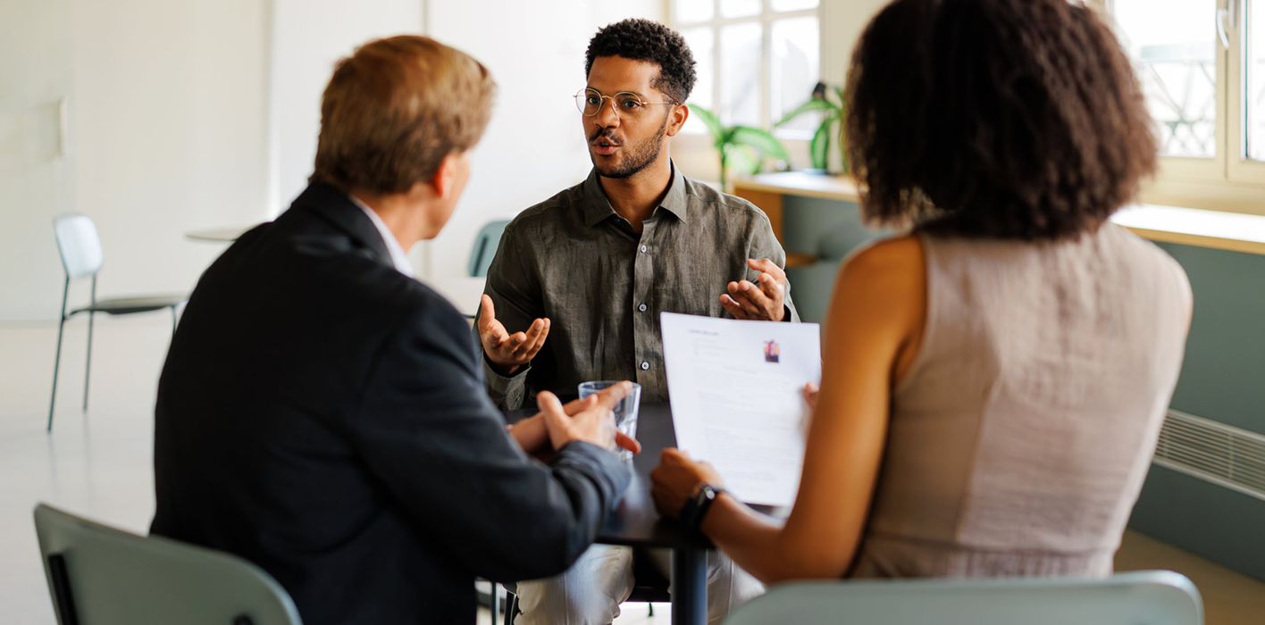 Northwestern Mutual financial advisor discusses markets and economy with clients 
