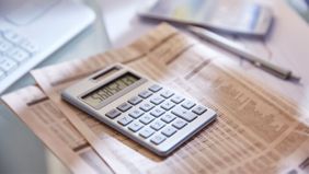 What is a Roth IRA calculator on a newspaper