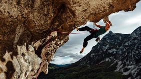 Mountain climber reaches new goals while celebrating financial freedom with Northwestern Mutual