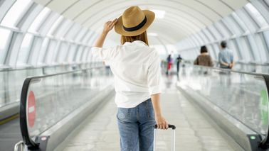 Woman traveling during the pandemic 