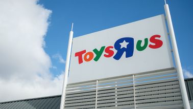 Toys R Us closing storefront