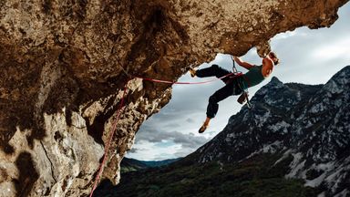 Mountain climber reaches new goals while celebrating financial freedom with Northwestern Mutual