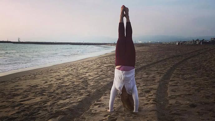 Chaunie enjoys the California beaches while on a self-care getaway.