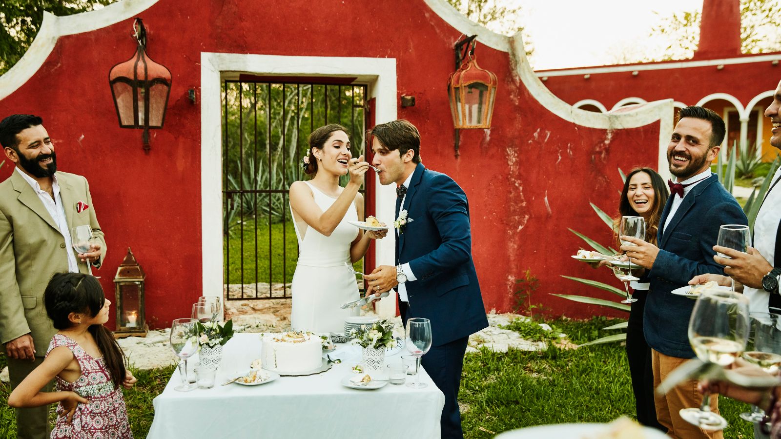 Here s How Much To Tip Your Wedding Vendors Northwestern Mutual
