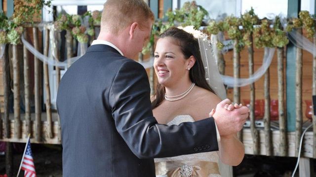 Kelly and Mark dancing at their wedding