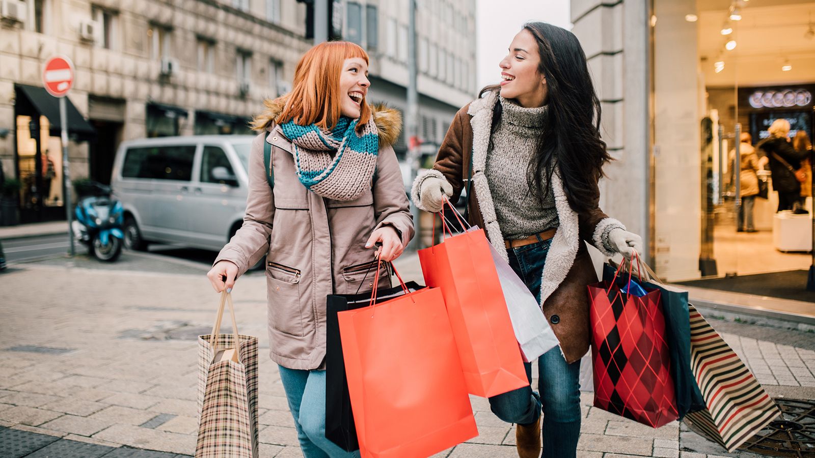 4 Ways to Avoid Holiday Overspending | Northwestern Mutual