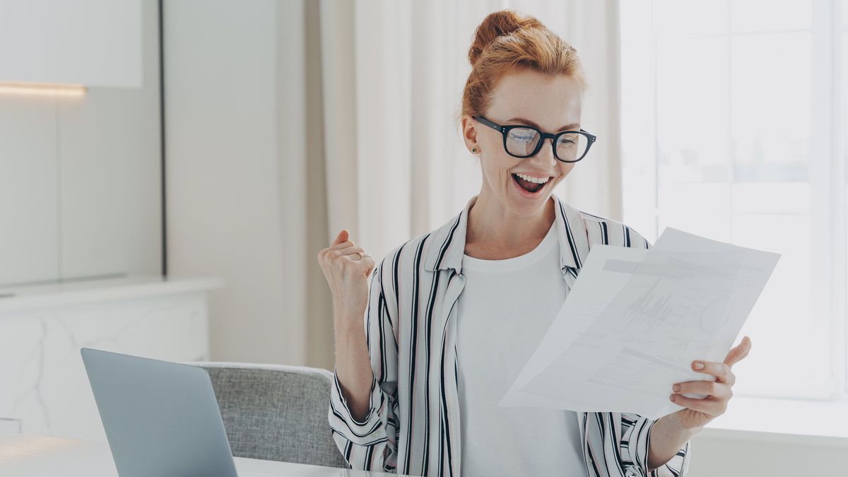 Woman at a desk researching 2023 tax brackets and how tax brackets work