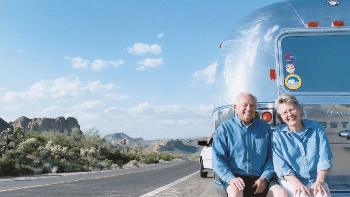 couple-on-a-retirement-road-trip