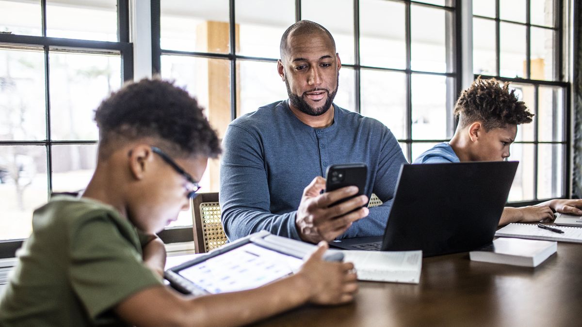 man researching how social security works on his phone