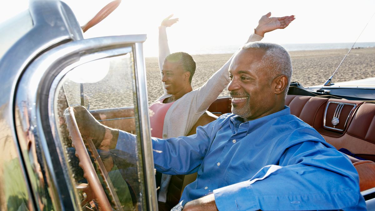 retired-couple-on-summer-road-trip
