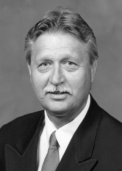 Larry B Pachniak 