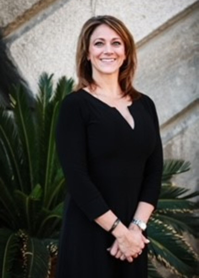 Photo of Associate Financial Representative Angela M Delaney