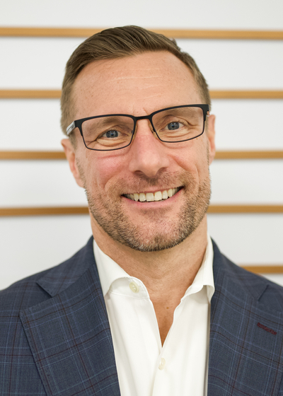 Photo of Wealth Management Advisor Travis Falk