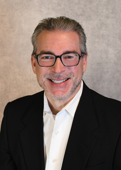 Professional headshot of financial representative, Brett D Lauinger.