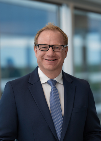 Photo of Partner and Wealth Management Advisor Stephen E. Lowe Jr