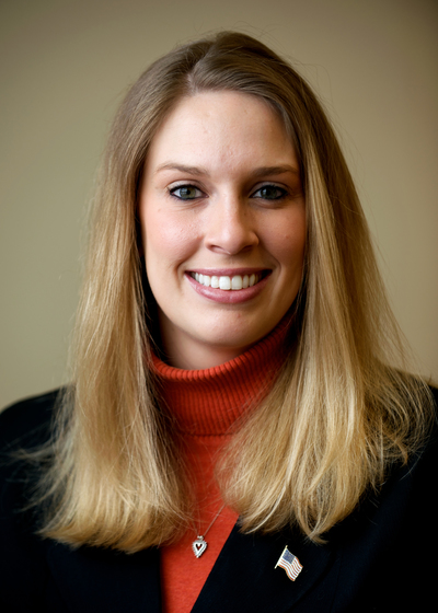 Photo of Associate Financial Representative Amanda K Robinson