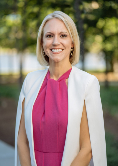 Photo of Wealth Management Advisor Jennifer Steil