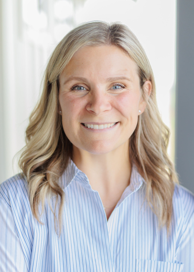 Photo of Financial Advisor Kari Smith