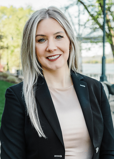Photo of Associate Financial Representative Jenna Walker