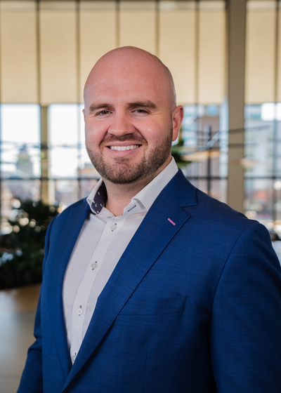 Photo of Financial Advisor Kyle Burton