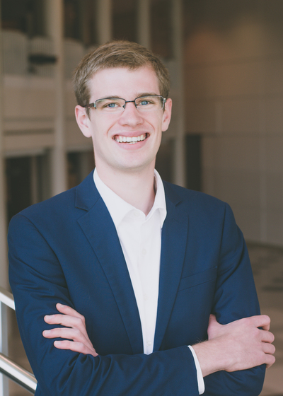 Zach Fischels headshot