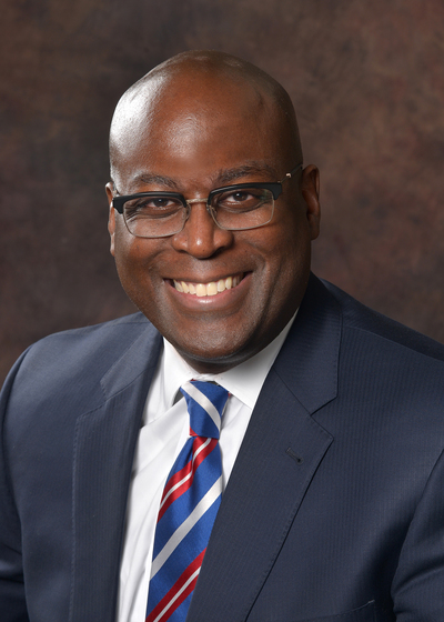 Ravoyl Land headshot