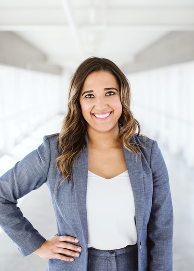 Amanda Bauer headshot