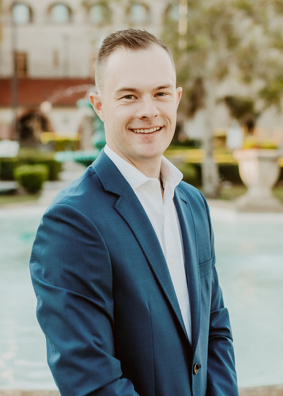 Photo of Financial Advisor Aaron Farthing
