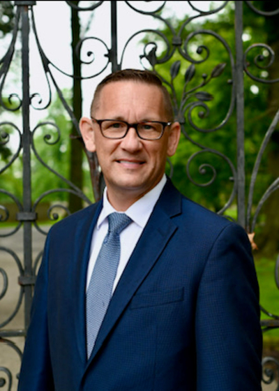 Michael  Brewer 