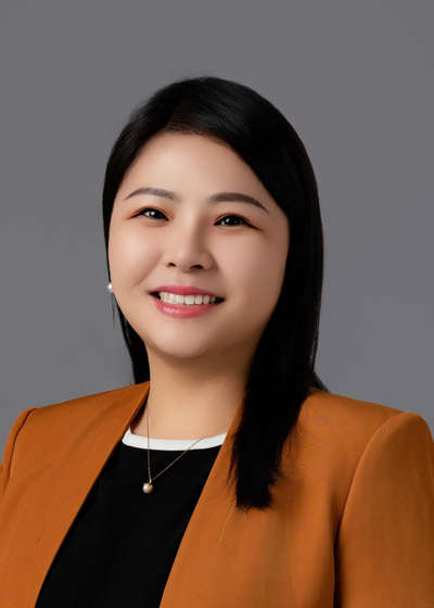 Photo of Associate Financial Representative Yanni Huang