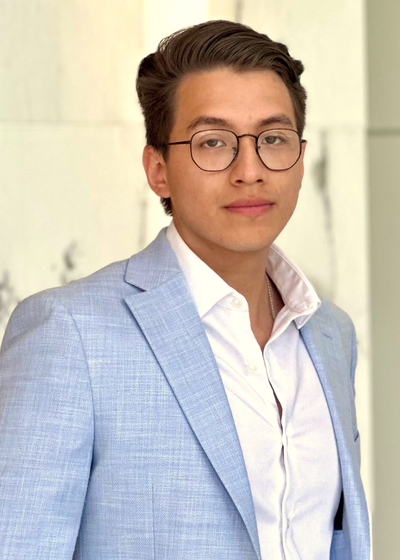 Photo of Financial Representative Alejandro Flores