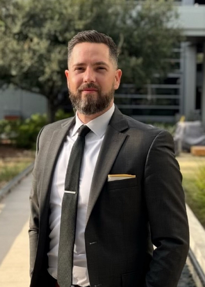 Photo of Financial Advisor Robert Contreras