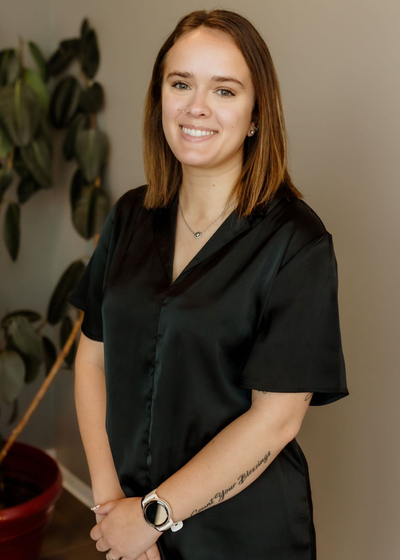 Professional headshot of financial representative, Alexandra Olson.