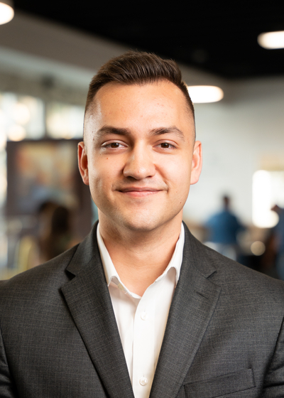 Professional headshot of financial representative, Lazaro Lerma.