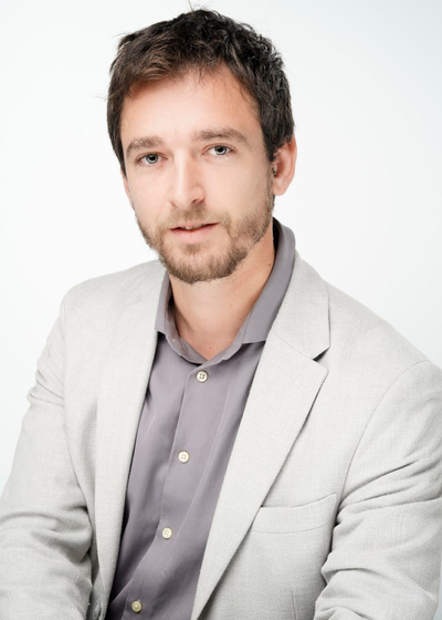 Professional headshot of financial representative, Eric Ronn.
