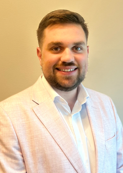 Professional headshot of financial representative, Nicholas A Variara.