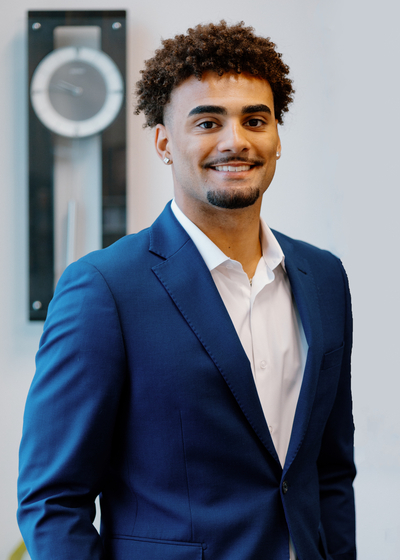 Professional headshot of financial representative, Oscar Kenneth Benson.