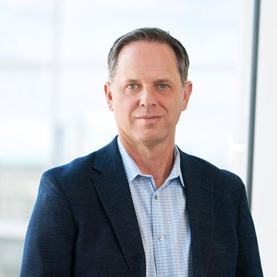 Headshot of Fixed Income Senior Portfolio Manager Michael Helmuth